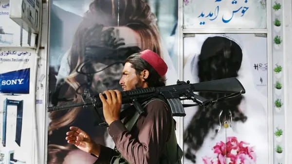 El talibán prohíbe salones de belleza en nuevo avance contra las mujeresdfd