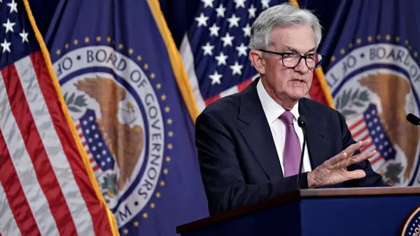 Powell indica que habrá al menos dos subidas de tasas más tras la pausa de juniodfd