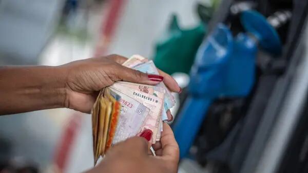 Salarios mínimos y precios de gasolina en 2024 en Latinoamérica: Lecturas de la semanadfd