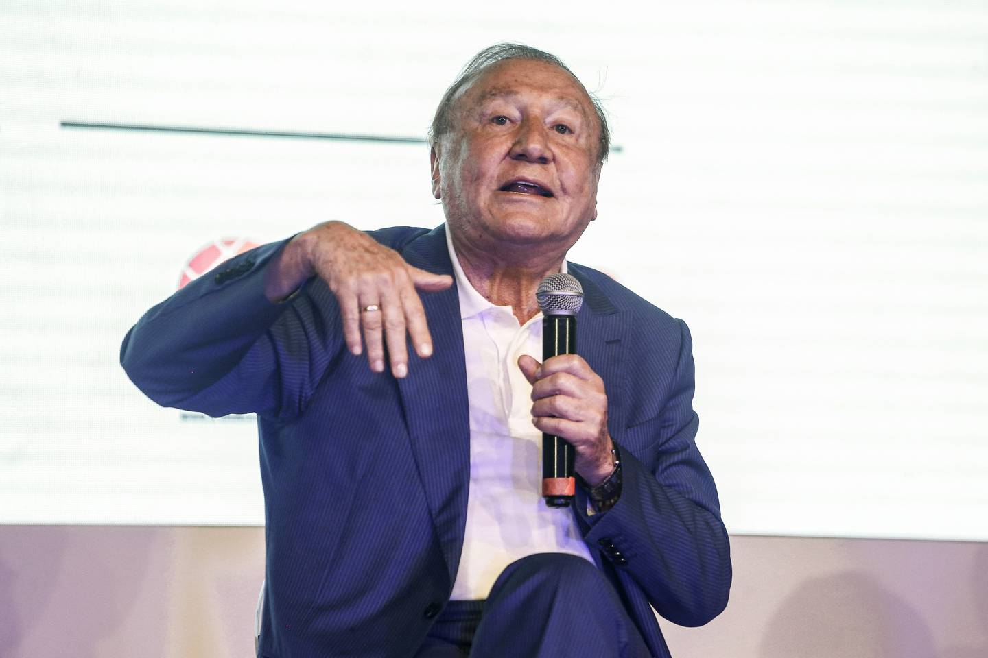 Rodolfo Hernández, candidato presidencial independiente, habla durante un debate en el centro de convenciones Corferías en Bogotá, Colombia, el 20 de abril de 2022.Fuente: Bloombergdfd