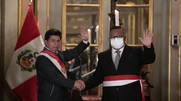 Ministro de Salud de Perú en el ojo de la tormenta: ¿Qué se le cuestiona a Hernán Condori?dfd