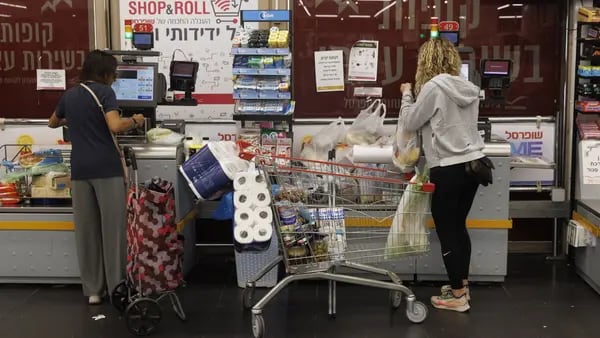Inflación de Israel se desacelera más que lo esperado tras alzas de tasasdfd