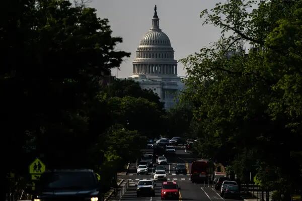 Vista do Capitólio, sede do Congresso americano, em Washington (Foto: Nathan Howard/Bloomberg)