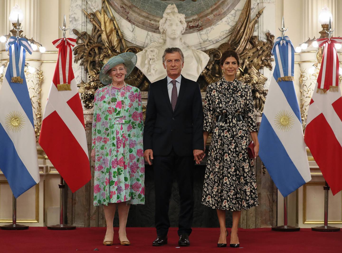 En 2019 el por entonces presidente Mauricio Macri recibió en la Casa Rosada a la reina Margarita II de Dinamarcadfd