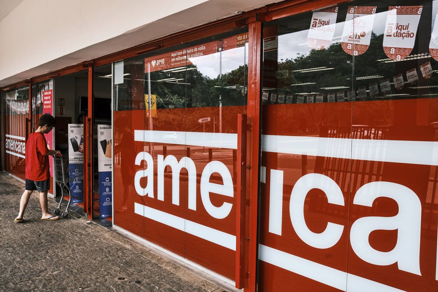 Una tienda de Americanas en Brasilia el 21 de enero. Americanas SA implosionó tras revelarse que ocultaba más de 20.000 millones de reales (3.800 millones de dólares) de deuda y desde entonces ha solicitado la protección por quiebra.