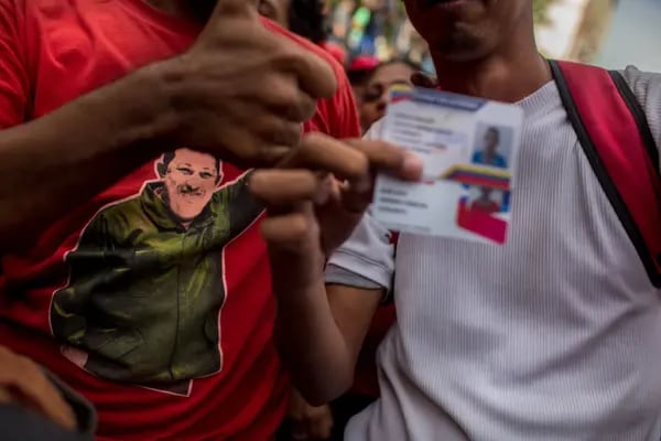 Venezuela politiza vacunación con tarjeta de subsidios de Estado. Fotógrafo: Manaure Quintero/Bloomberg