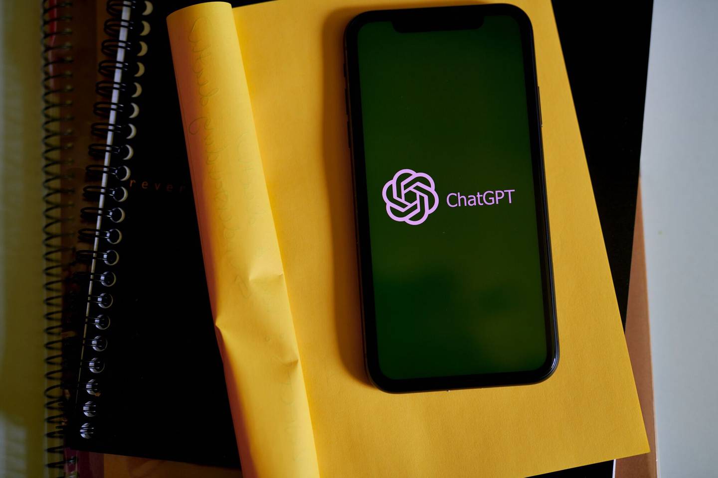 El logo de ChatGPT en un smartphone , en Nueva York, EE.UU., el jueves 9 de marzo de 2023.