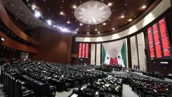 Reforma electoral se aprueba en Diputados con cambio tras amago de veto de AMLOdfd