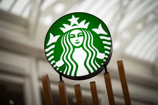 La operadora de Starbucks planea la apertura de entre 250 y 290 tiendas de manera total durante este año, de las cuales cerca de 180 a 200 serán corporativas y entre 70 a 90 serán franquicias.