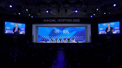 Como Davos se adaptou à vida pós-coviddfd