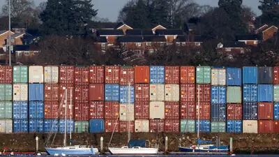 Contêineres no porto de Ipswich. Os gargalos portuários apontam para novos desafios para a economia global.