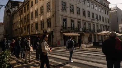 Em Portugal, clima ensolarado e baixo custo de vida levaram a uma forte entrada de moradores que agora podem trabalhar de qualquer lugar