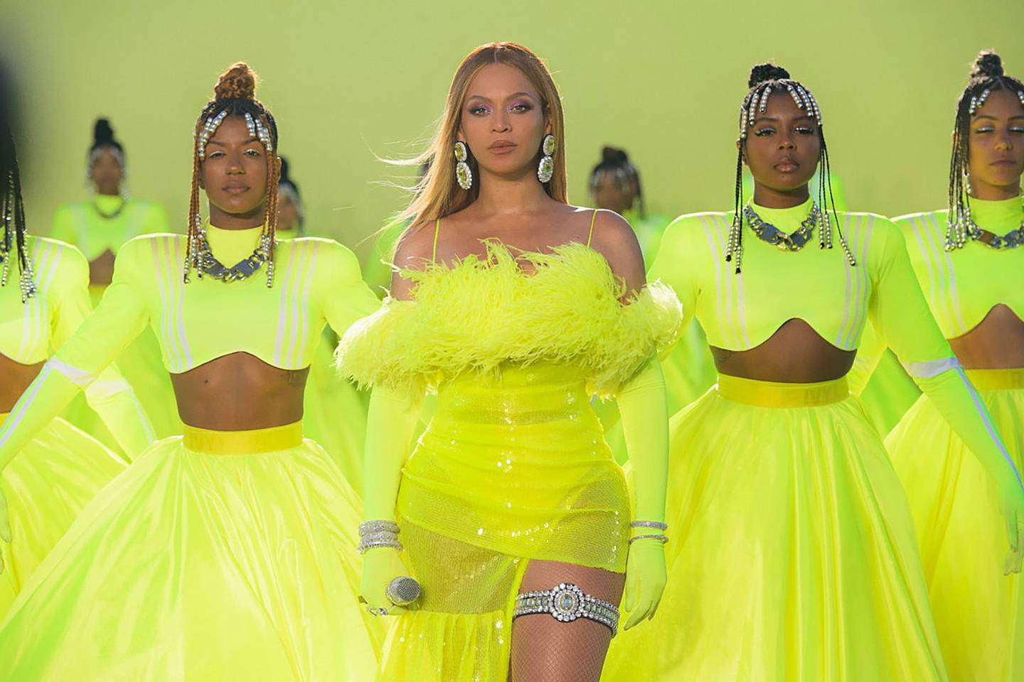 Beyoncé actúa durante la 94ª edición de los Oscar en Los Ángeles, California, el 27 de marzo de 2022.