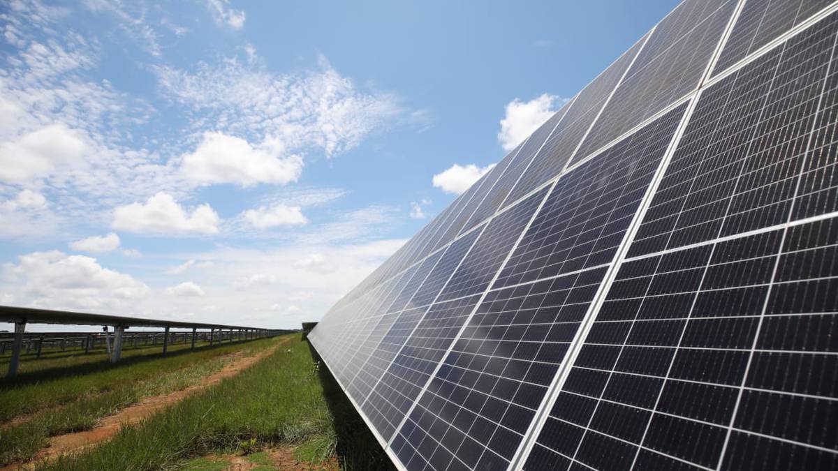 Israel mira a sus vecinos para construir plantas solares y reducir las emisiones