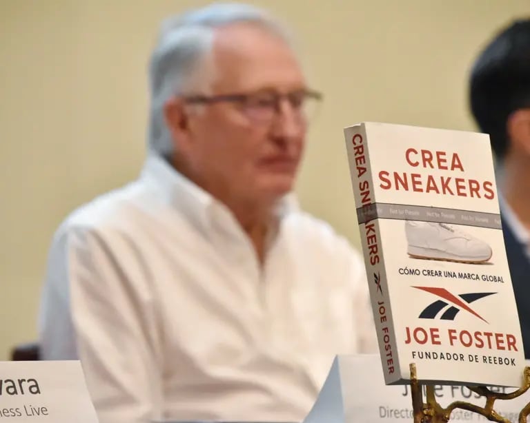 'Crea sneakers: cómo se crea una marca global' es el libro con las lecciones y la historia de Joe Foster, fundador de Reebok.dfd