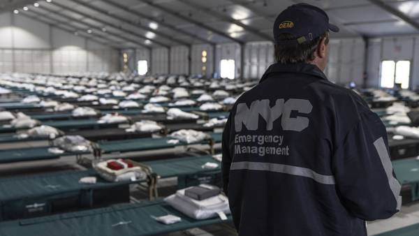 Ante aumento de migrantes, Nueva York suspende algunas normas de asilodfd