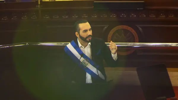 El Salvador’s Leader Loved by Crypto Faithful, But Not by Bondholdersdfd