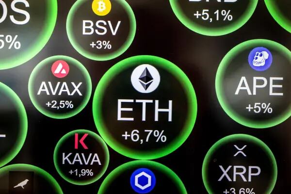 Ether, el rival más cercano de Bitcoin, mantiene su aumento gracias a especulación sobre ETFdfd