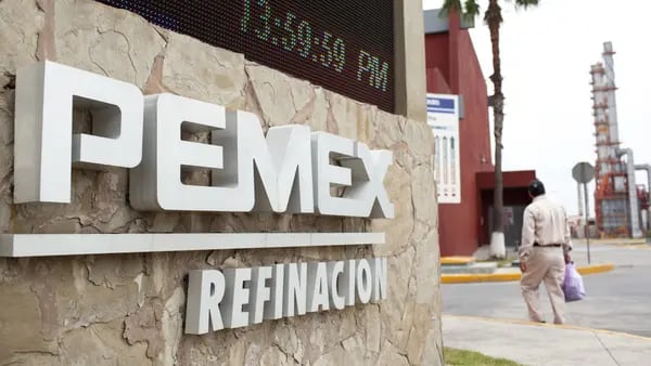 Refinación petrolera de Pemex alcanza su mayor nivel desde mayo de 2017dfd