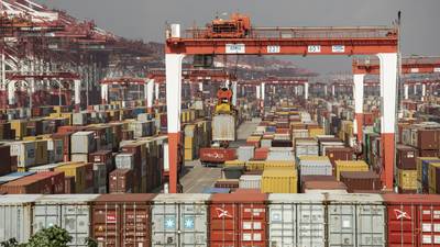 China: Por que portos atrasam navios para evitar parar em Singapura?dfd
