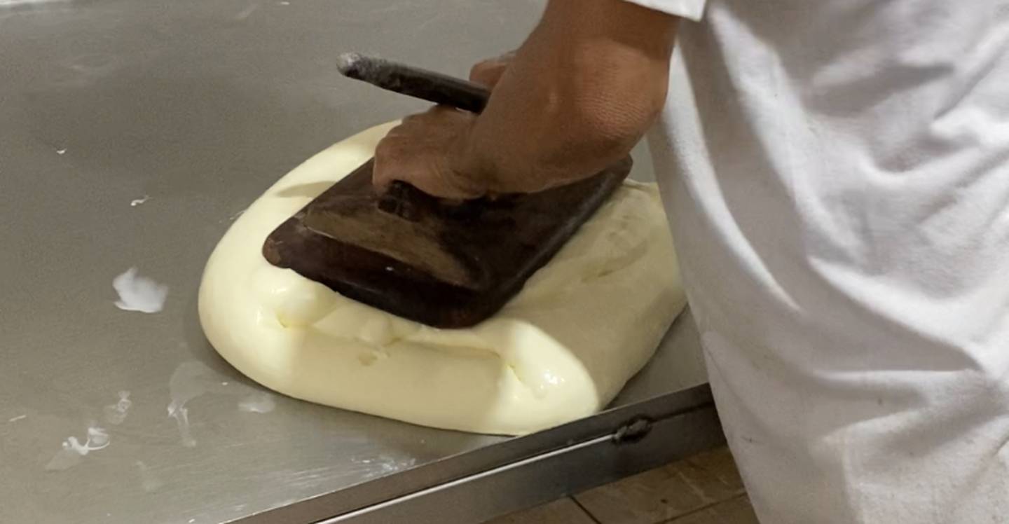 Producción de queso de mano en el oriente de Venezuela / Foto Raylí Luján