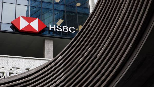 HSBC estudia pagar un dividendo especial tras el aumento de los beneficiosdfd
