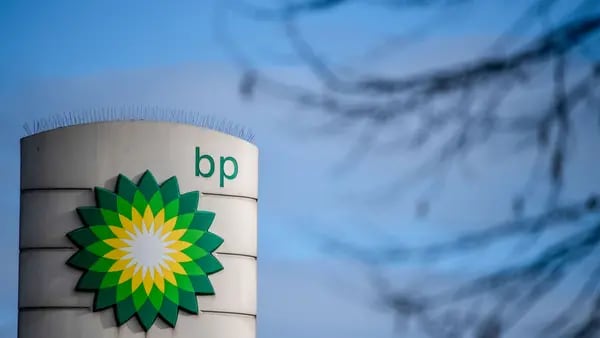 BP reestrutura equipe de liderança à medida que executivos deixam a empresadfd