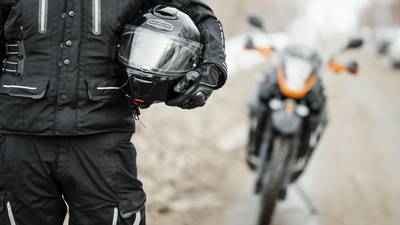 ¿Por qué en Ecuador no pueden circular dos hombres en moto?dfd