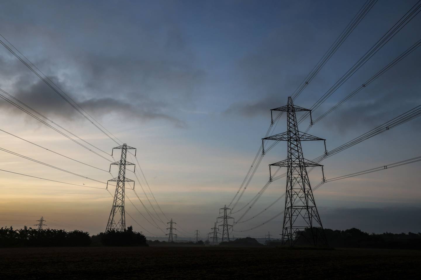 Torres de transmisión de electricidad cerca de Rayleigh, Reino Unido, el martes 21 de septiembre de 2021.