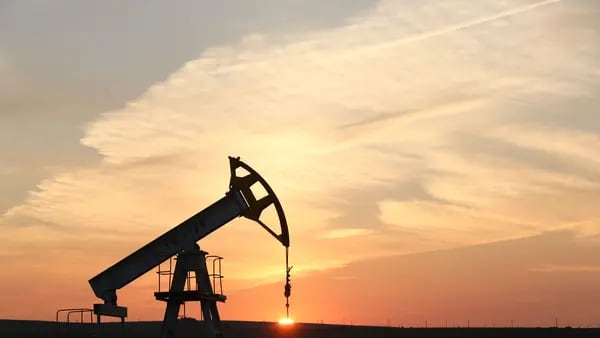 Producción de petróleo en EE.UU. será récord en 2023 pese a menor ritmodfd