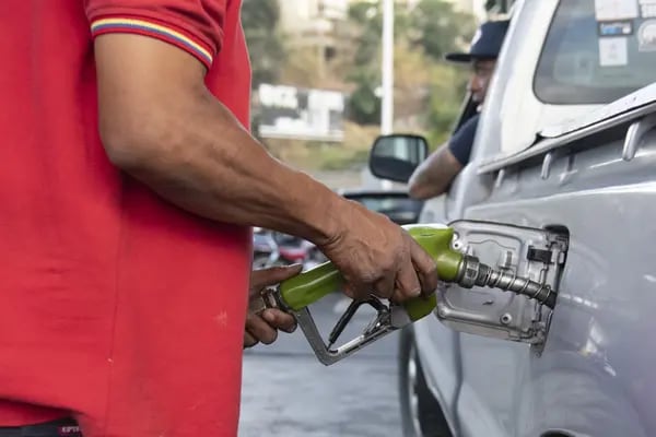 Precio de la gasolina subsidiada en Venezuela tendrá un aumento: Pdvsa.