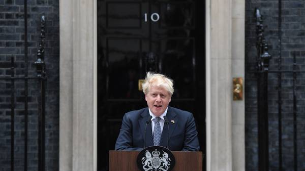Johnson renuncia como primer ministro de Reino Unido tras meses de escándalosdfd