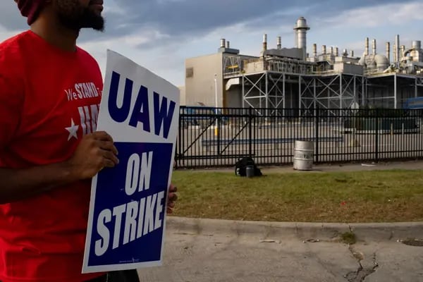 United Auto Workers Go On Strike After Contract Talks Break Down