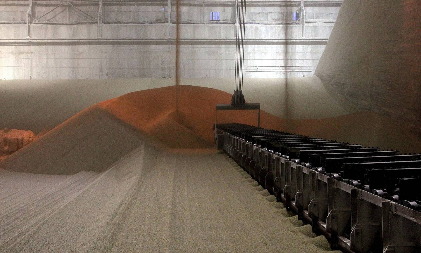 Há o risco de redução do uso de fertilizantes no Brasil, o que pode diminuir a produtividade agrícola e contribuir para o aumento dos preços dos alimentos em todo o mundo