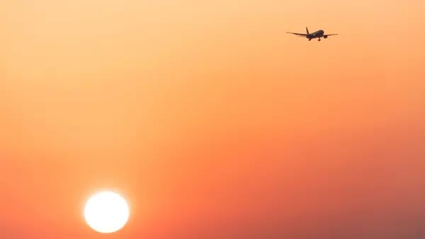 ¿Viajar en aerolíneas de bajo costo podría ayudar al medio ambiente? Parece que nodfd