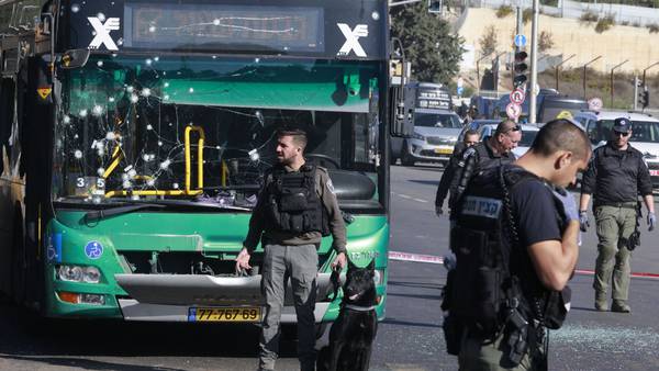 Dos explosiones en Jerusalén matan a una persona en medio de aumento de violenciadfd