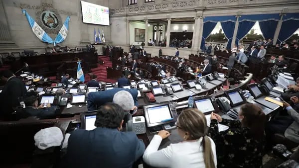 Congreso de Guatemala extiende por dos meses subsidio a gasolinas y diéseldfd
