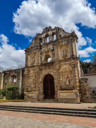 Santa Isabel de Hungría en La Antigua Guatemala, una de las ruinas más visitadas.