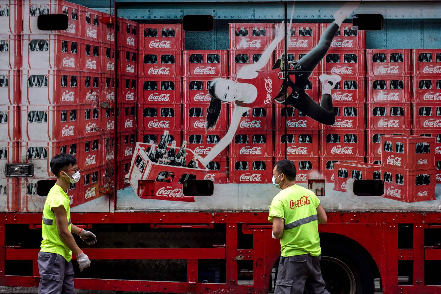Arca Continental y Coca-Cola Femsa sufrieron un verano dispar en México