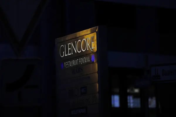 Glencore lost its head of crude trading in the US, Guy Freshwater, adding to a string of oil-trader departures. Ricardo Gomez also left the oil desk