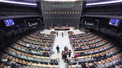 Plenário da Câmara dos Deputados durante homenagem ao centenário do Partido Comunista Brasileiro (PCB), em 23/3/2022