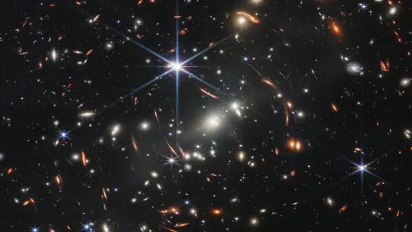 Telescópio da Nasa registra imagens inéditas de galáxias distantesdfd