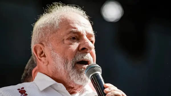 Lula critica al jefe del Banco Central de Brasil por mantener las tasas de interésdfd