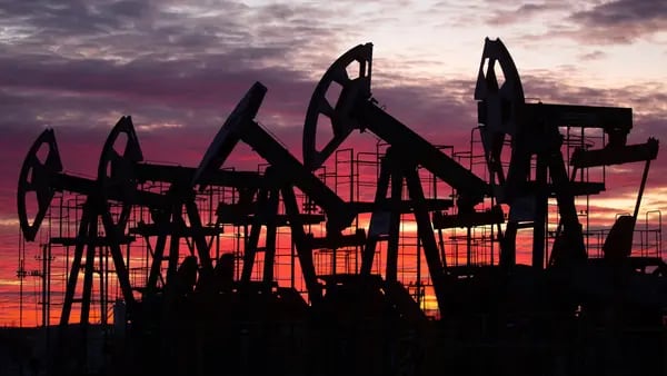 OPEP+ reabre el tenso debate sobre la capacidad de producción de petróleo de sus miembrosdfd