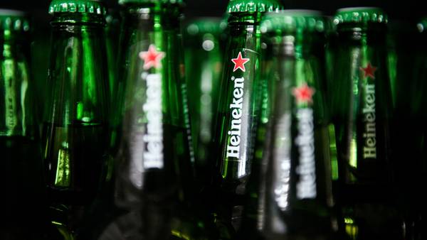 Heineken subiría precio a la cerveza por aumento de costos de energía e ingredientesdfd