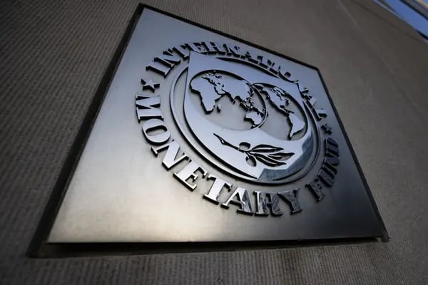 The headquarters of the International Monetary Fund (FMI) in Washington, D.C. Argentina's government has reached a new deal with the lender's staff, and which is subject to approval by the country's Congress. Photographer Samuel Corum/Bloomberg