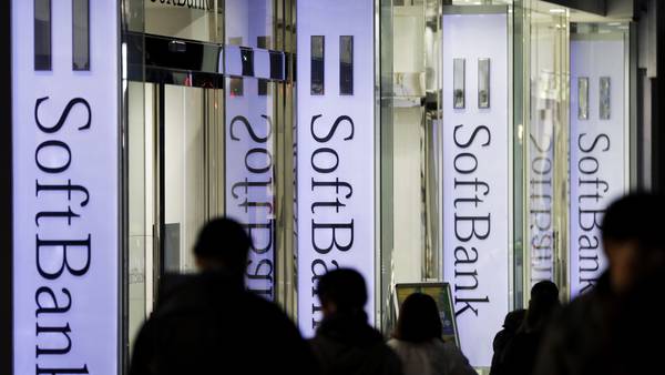 Operaciones de SoftBank alcanzan mínimo histórico y las startups pierden financiacióndfd