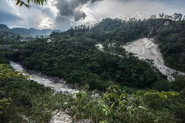 Una panorámica del río Gualcarque, en Intibucá, al noroccidente de Honduras.