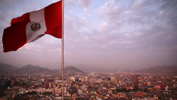 Perú pone límites a la aprobación de proyectos mineros en disputadfd