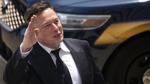 Los mensajes revelados muestran que algunos empresarios acudieron a Musk para respaldar su compra de la red social.
